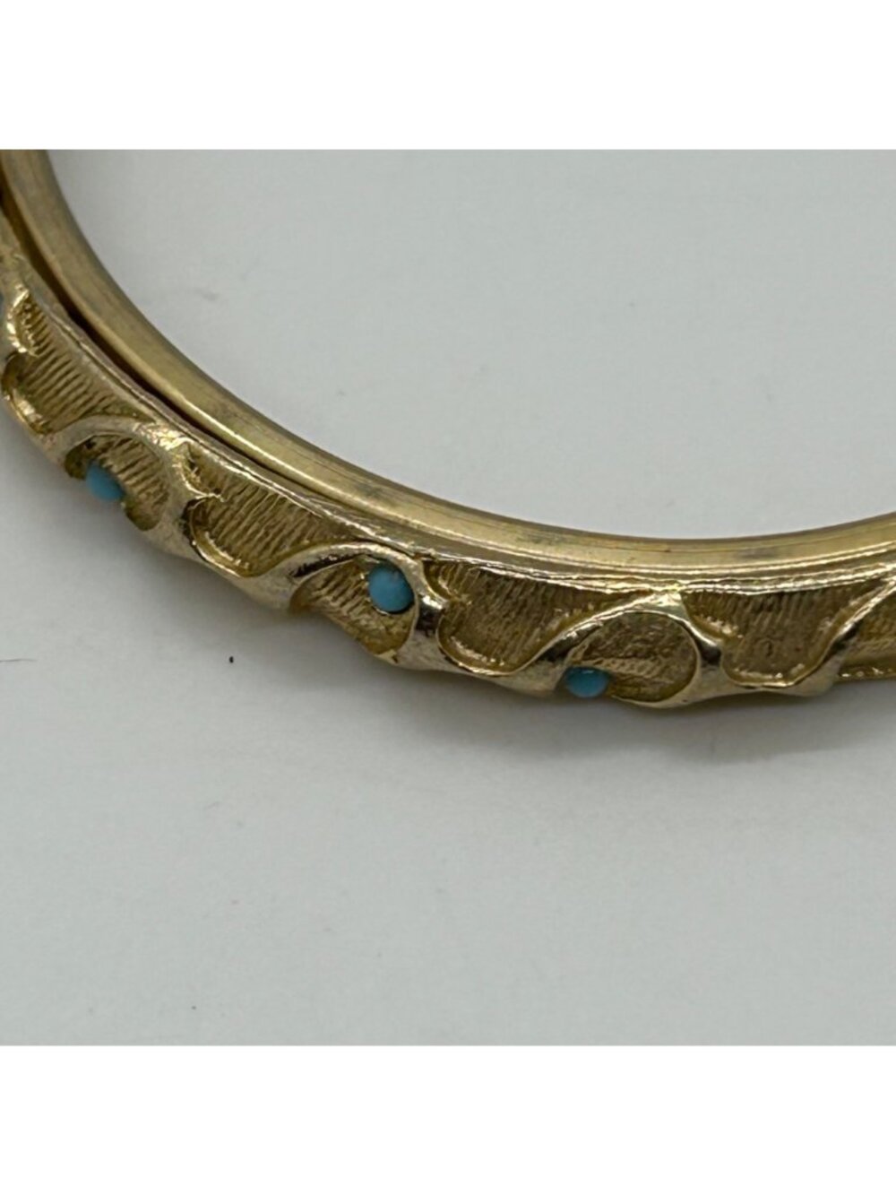Vintage Gold-Toned Bracelet Hinged Textured Turquoise-Color Stones Safety Chain - Picture 12 of 16